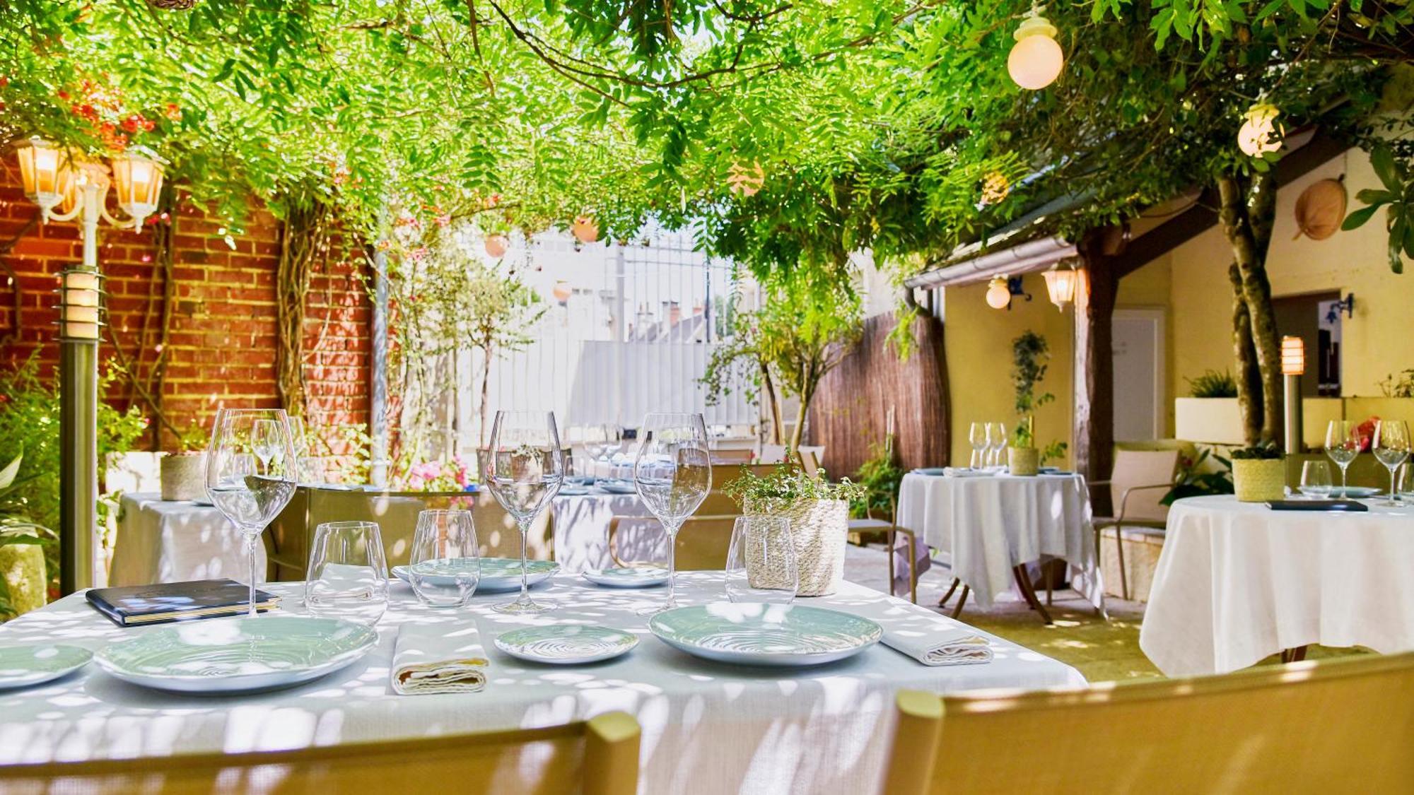 Logis Hotels Restaurant La Mere Hamard Semblançay Buitenkant foto