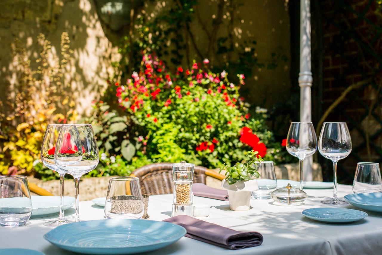 Logis Hotels Restaurant La Mere Hamard Semblançay Buitenkant foto