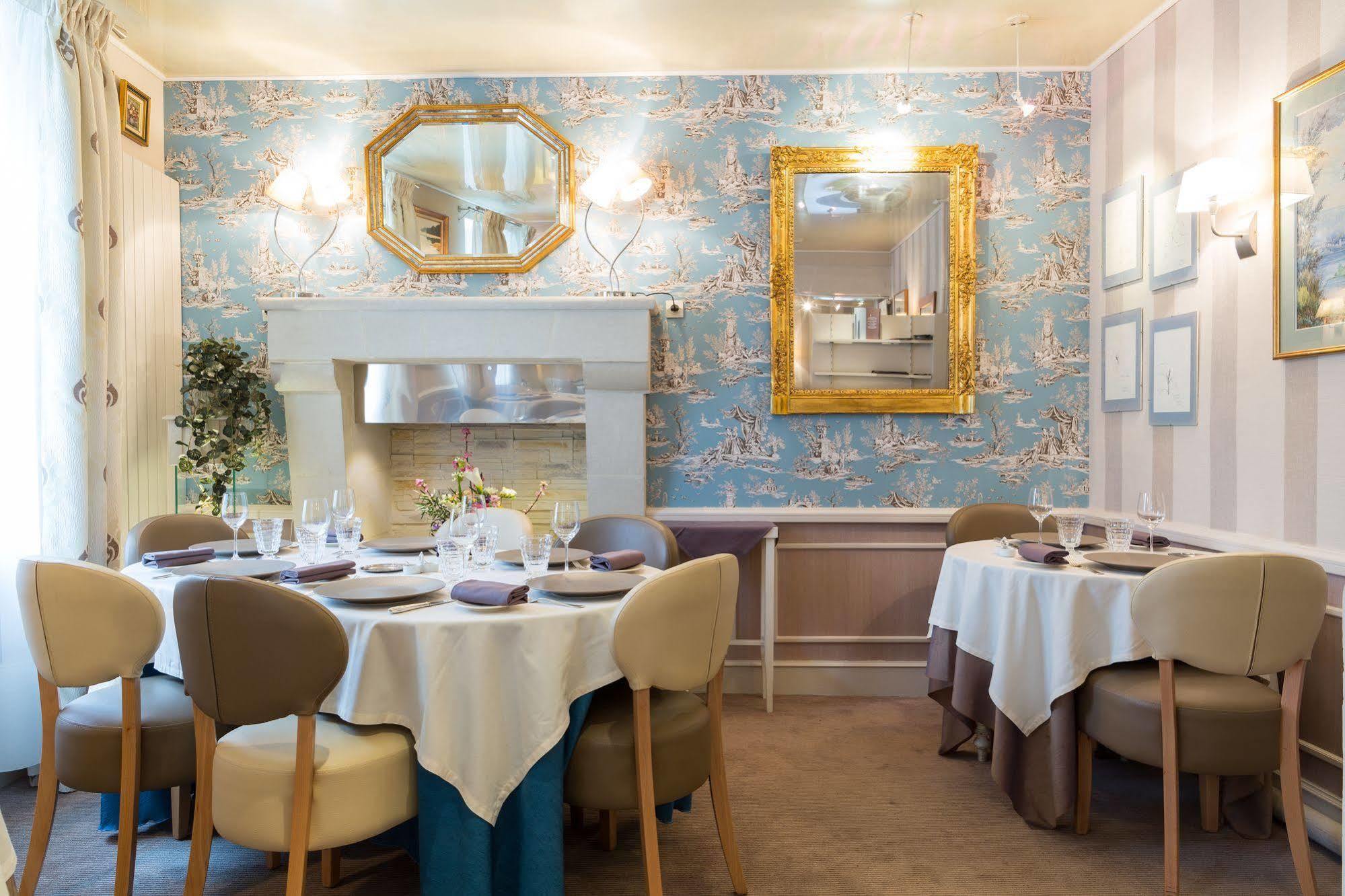 Logis Hotels Restaurant La Mere Hamard Semblançay Buitenkant foto